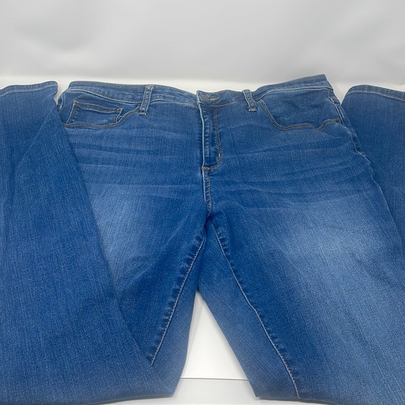 Universal Thread Denim - Universal Thread High Rise Medium Wash Blue Denim Skinny Jeans